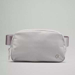 Lululemon Everywhere Belt Bag - Silver Drop